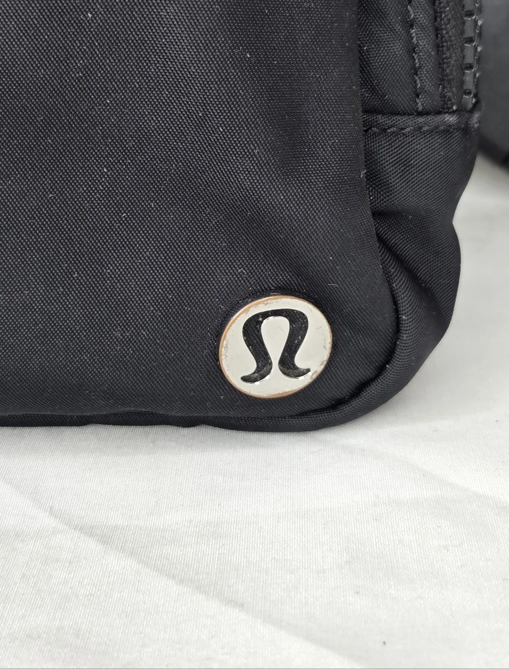 lululemon athletica OS Everywhere Belt Bag In Black Aprox 8"x6" Inch - Picture 8 of 11